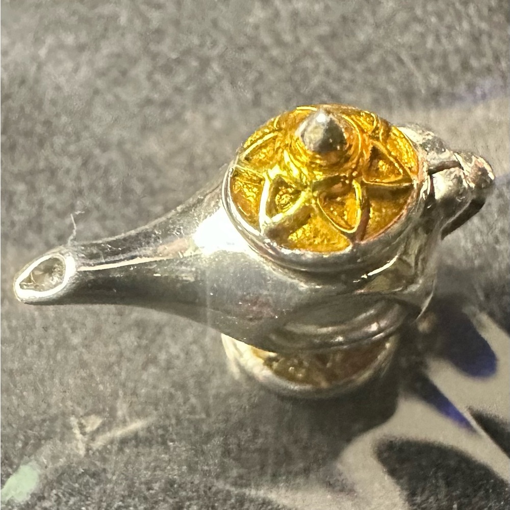 Aladdin’s Lamp Disney Chamilia Sterling Silver Charm RETIRED HARD TO FIND
